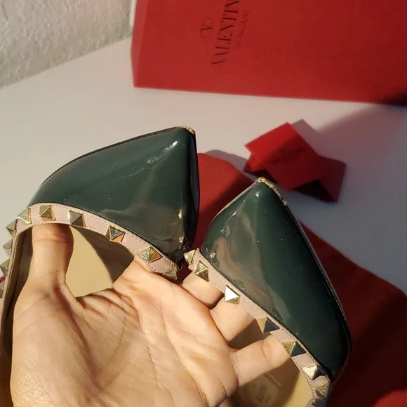 Sold - Picture 3 of 10